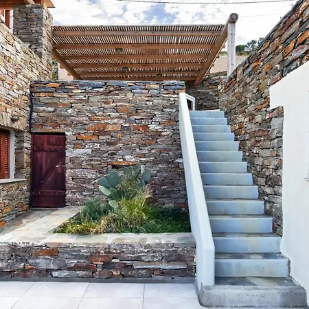 Stone With A Sea Water Swimming Pool And A Sea And Sunset View Holiday home *
