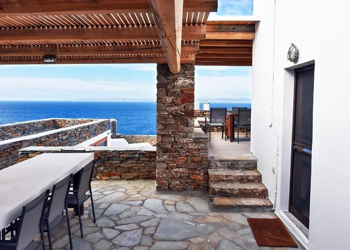 Stone With A Sea Water Swimming Pool And A Sea And Sunset View Hébergement de vacances *
