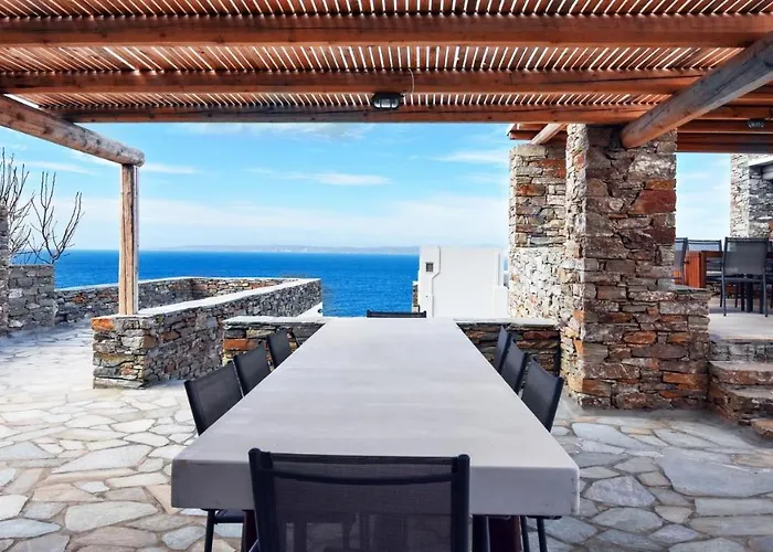 Stone With A Sea Water Swimming Pool And A Sea And Sunset View Hébergement de vacances