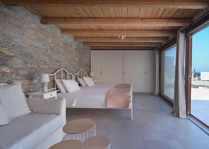 Stone With A Sea Water Swimming Pool And A Sea And Sunset View Hébergement de vacances