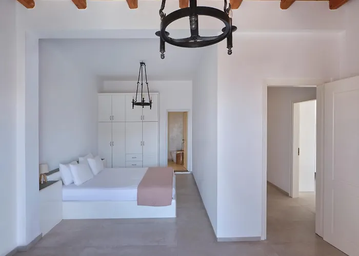 Stone With A Sea Water Swimming Pool And A Sea And Sunset View Hébergement de vacances Melissaki