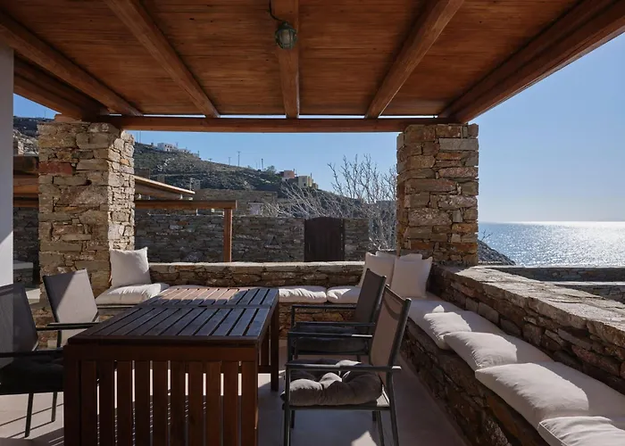 Stone With A Sea Water Swimming Pool And A Sea And Sunset View Hébergement de vacances *