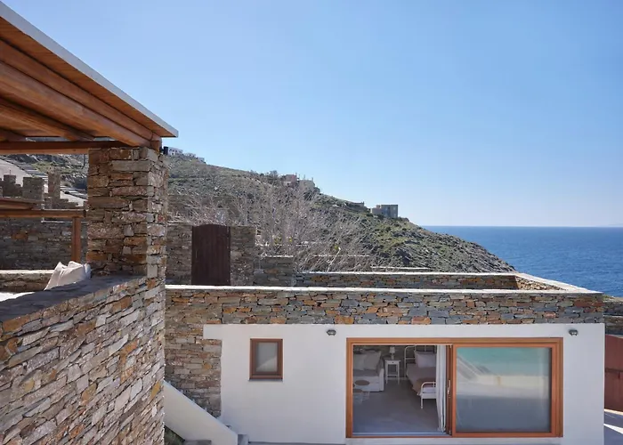 Stone With A Sea Water Swimming Pool And A Sea And Sunset View Hébergement de vacances *